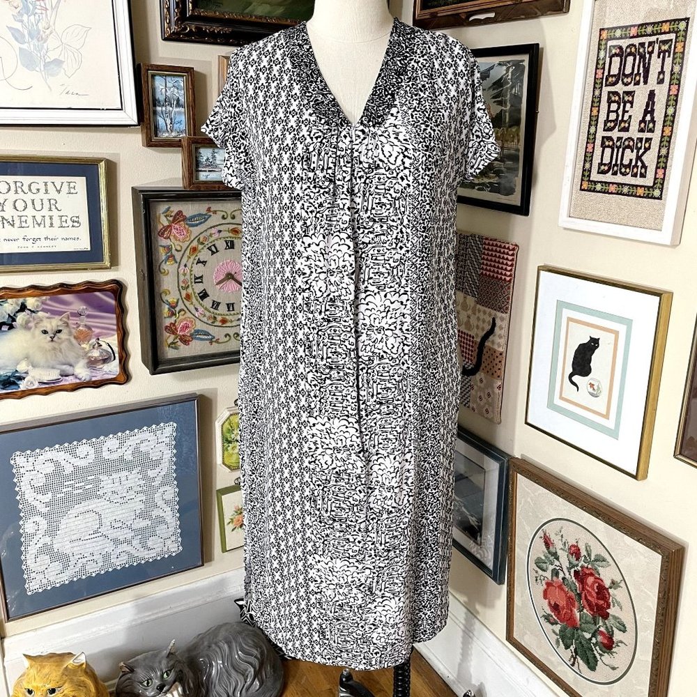 Stan Herman Black and White 100% Rayon Zip Front House Dress with Pockets M